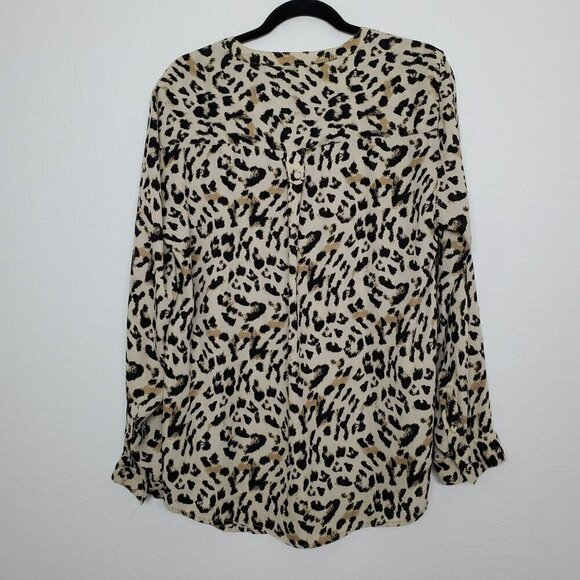 Torrid Womens Top Size 1X Animal Print Mob Wife Long Sleeve Pockets V-Neck - Picture 5 of 7